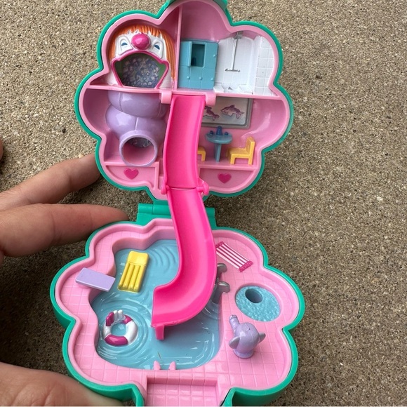 Polly Pocket Vintage 1990 Water Fun Park Play Set - Picture 2 of 5